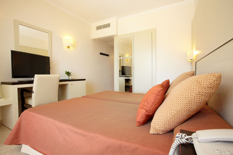 Bedroom 3, Grupotel Imperio Playa, Baleares