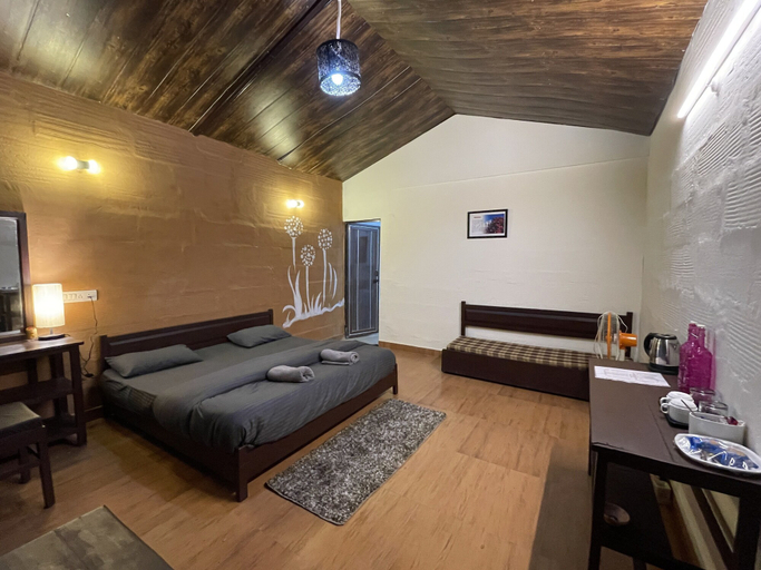 Bedroom 2, Family in the Hills by Nature's Glamping, Nainital