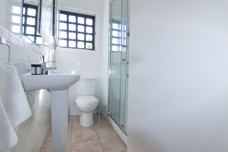Bathroom, Phaedrus Living Byzantium Modern City Flat