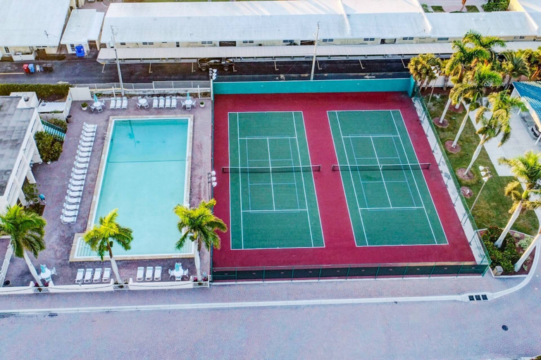 Exterior & Views 2, Palm Bay Club - Bayside, Sarasota