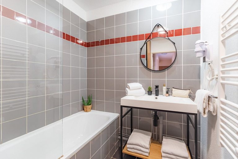 Bathroom 5, Appart'City Classic Toulouse Saint Simon, Haute-Garonne