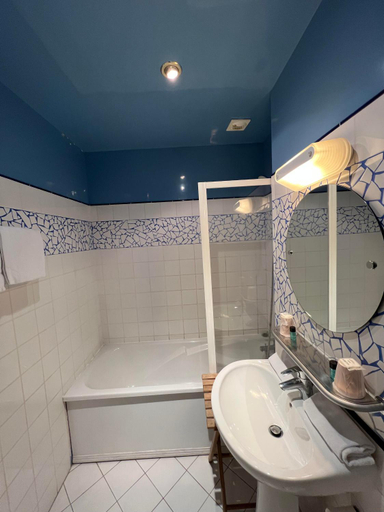 Bathroom 3, Hotel Les Bords De Seine, Val-d'Oise