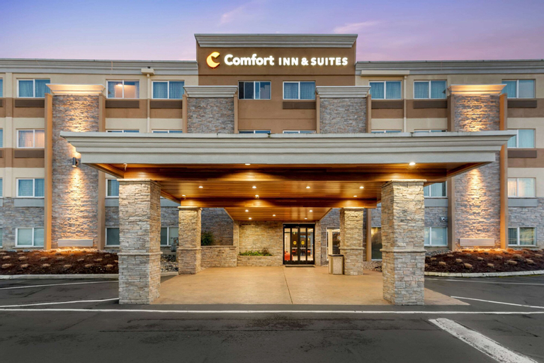 Comfort Inn & Suites Tigard near Washington Square, Washington