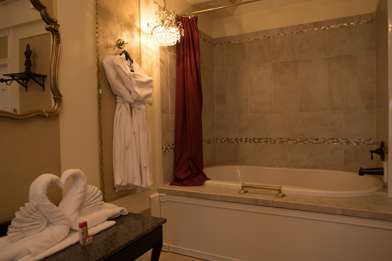Bathroom 4, Anniversary Inn - 5th South, Salt Lake