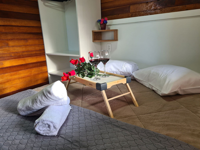 Room 4, CHALÉ LAVANDA, Moeda