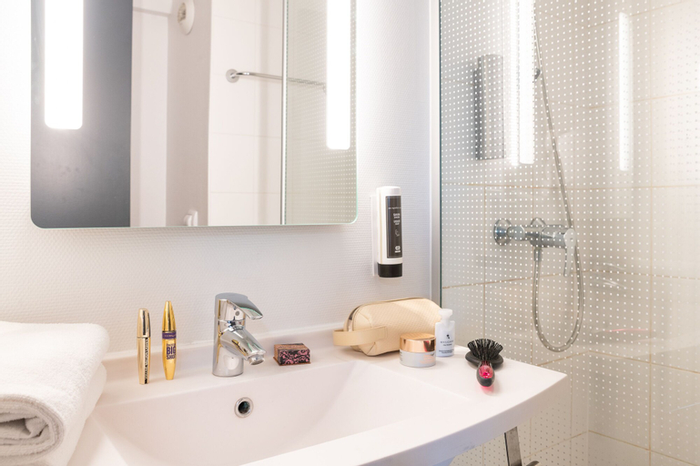 Bathroom 21