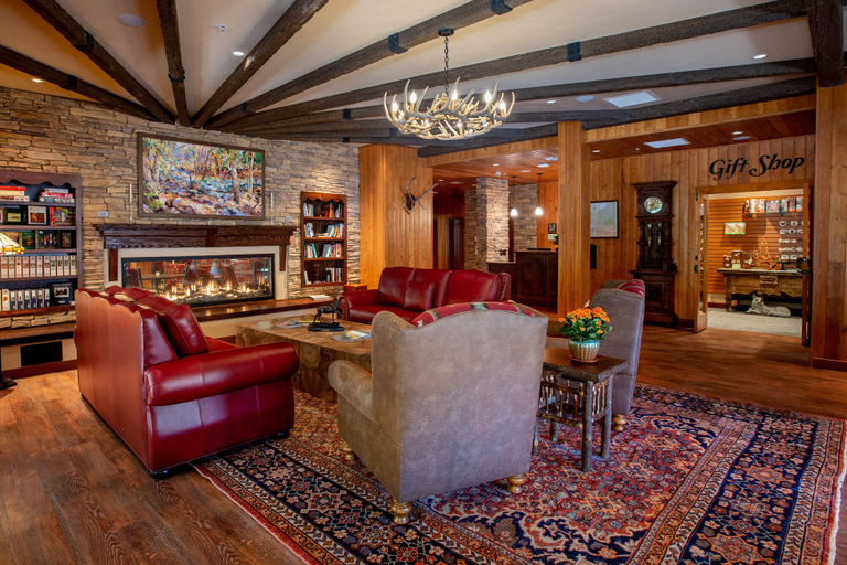 Others 4, Mount Lemmon Lodge, Pima