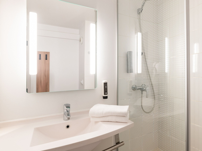 Bathroom 20