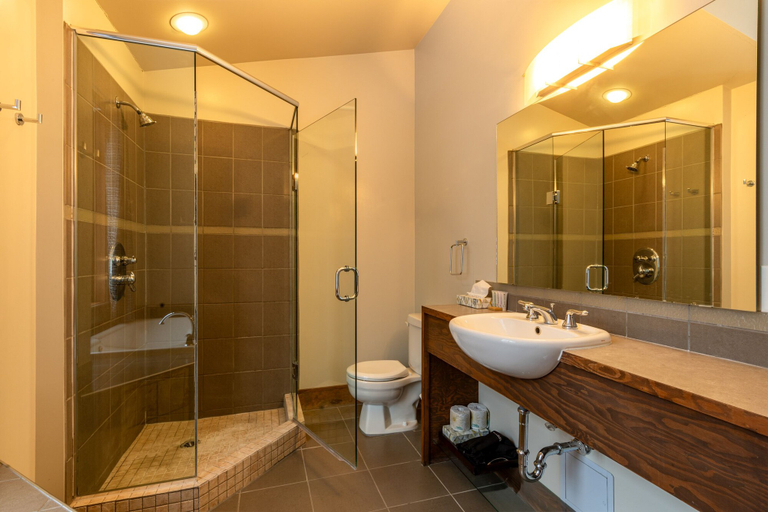 Bathroom 4, Copper Horse Lodge, Columbia-Shuswap