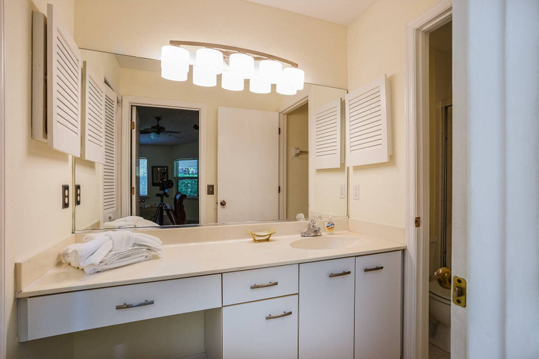 Bathroom 4, Siesta Bayside Closest to the Beach, Sarasota