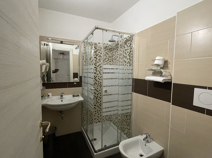 Bathroom 5, AD Cavour Luxury Rooms, Rome