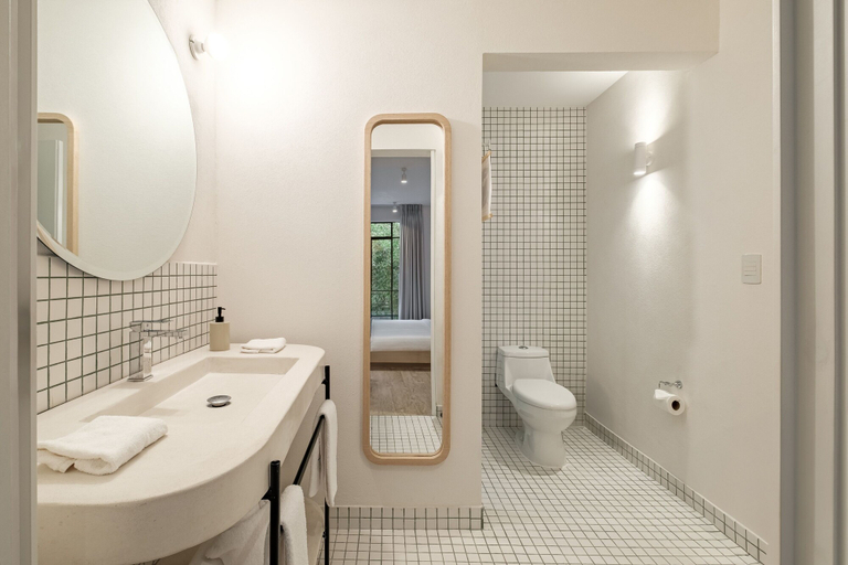 Bathroom 4, Nido Condesa, Mexico City
