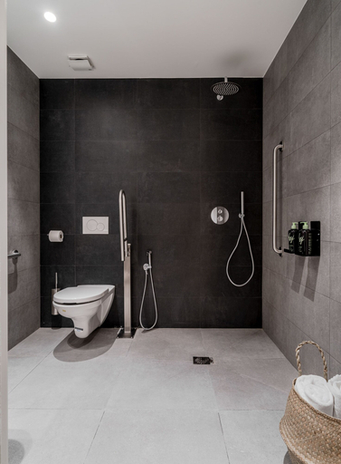 Bathroom 4, Limehome Vitoria Palacio Álava-Velasco, Álava