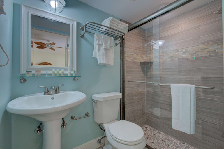 Bathroom 3, Lulu's Key House Leatherback 2/2 Downstairs, Sarasota