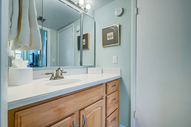 Bathroom 5, Harbor Towers 2nd Fl 2 Bedroom Pool View, Sarasota
