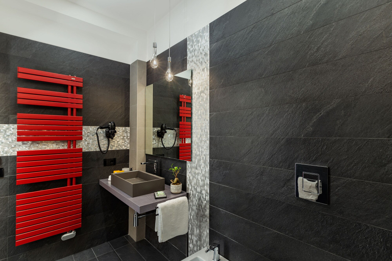 Bathroom 3, Qui Vicino boutique rooms and suites, Trapani
