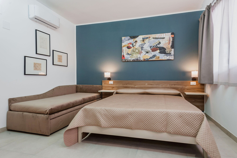 Bedroom 2, Archimede's Rooms, Syracuse