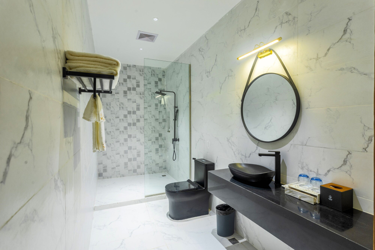 Bathroom 4, The Waiting Lodge Hotel Pyin Oo Lwin, Mandalay