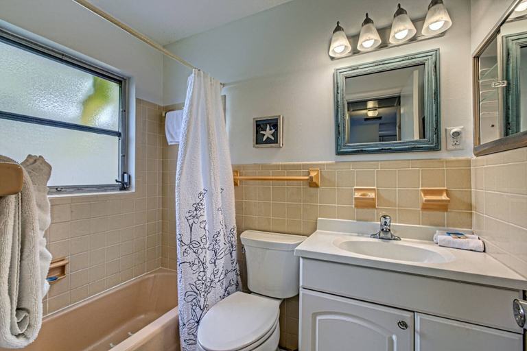 Bathroom 4, Jamaica Royale Beach Villa, Sarasota