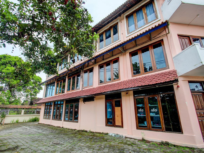 Exterior & Views 2, OYO 93447 City Rooms Apartment, Tangerang