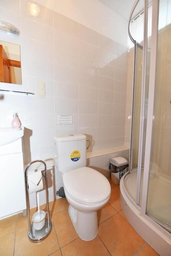 Bathroom 4, Klaipeda Inn, Klaipėdos