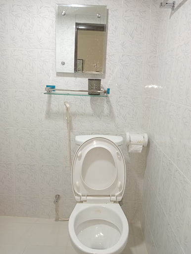 Bathroom 3, Hotel In Need Near to Embassies in Dhaka, Dhaka