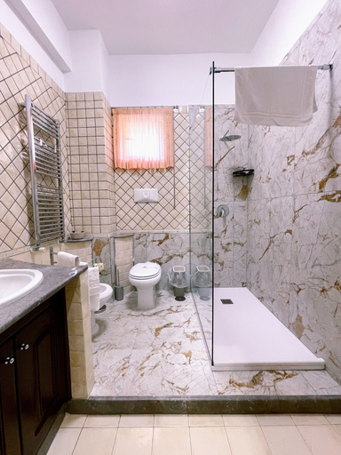 Bathroom 5, Oasi d'Oltremare, Napoli
