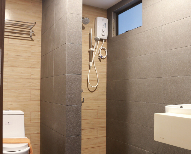 Bathroom 4, Arwana Perhentian Eco & Beach Resort, Besut