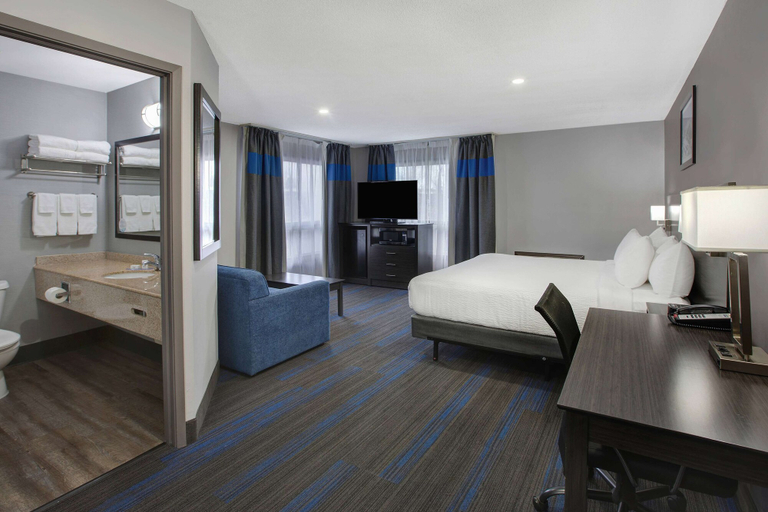 Bedroom 4, Days Inn by Wyndham Barrie, Simcoe