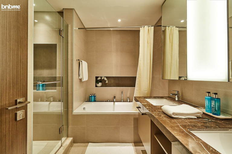 Bathroom, bnbme | Boulevard Heights | 2 BDR, Dubai