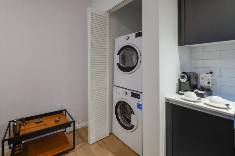 Others 4, Luxury & Stylish Studio Next to Bayside, Miami-Dade