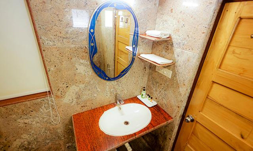 Bathroom 3, Fabhotel Prime Sparv Aulakhs Resort, North Goa