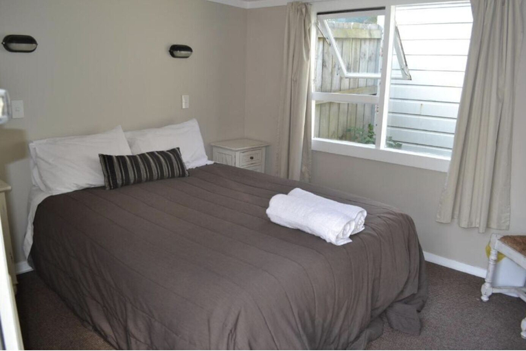 Bedroom 3, Worldwide Backpackers Limited, Wellington