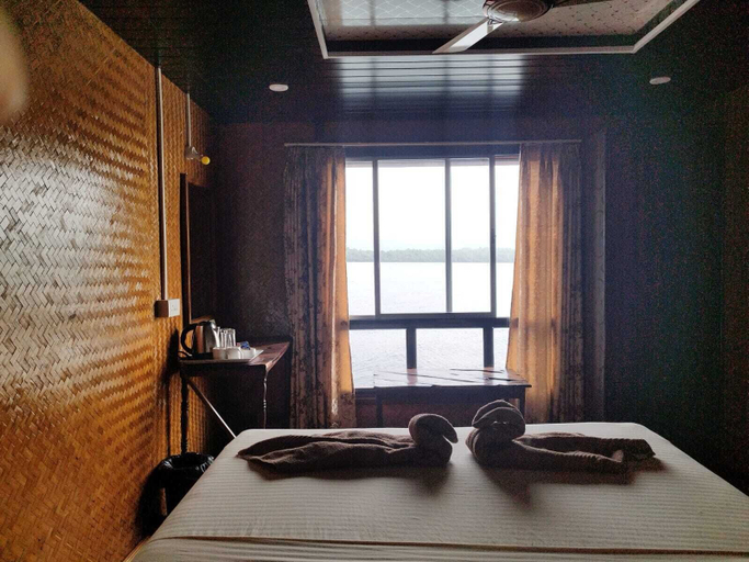 Sport & Beauty, Seascape Floating Paradise, North Goa
