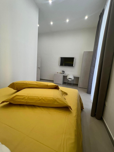 Bedroom 2, Dimora Chiaia 209, Napoli