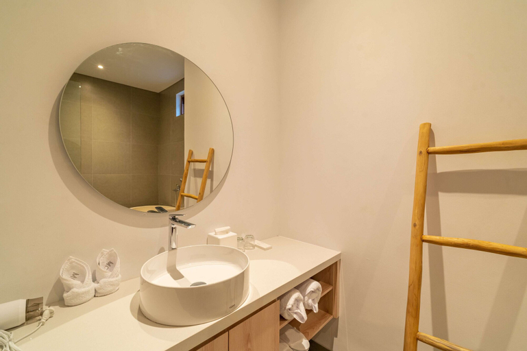 Bathroom 7