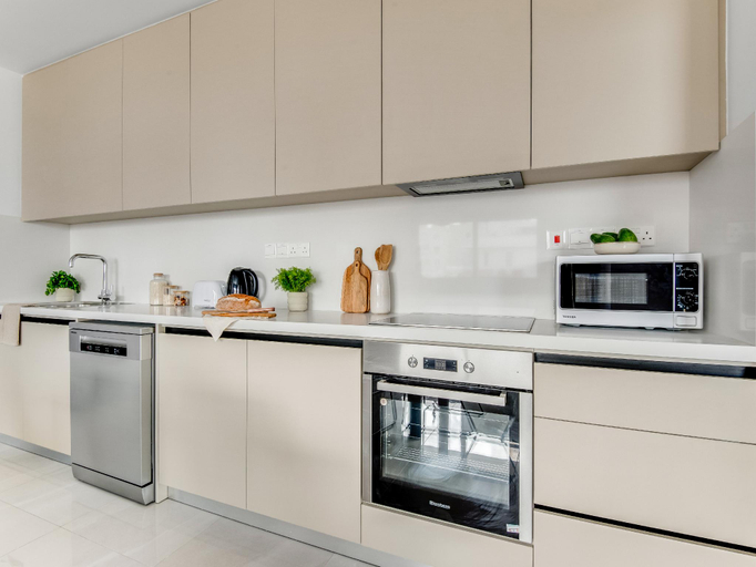 Others 5, Sanders Premier - Lovely 2 bdr. apt. with balcony