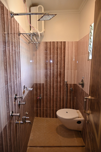 Bathroom 3, Hotel Gitanjali Maldah, Maldah