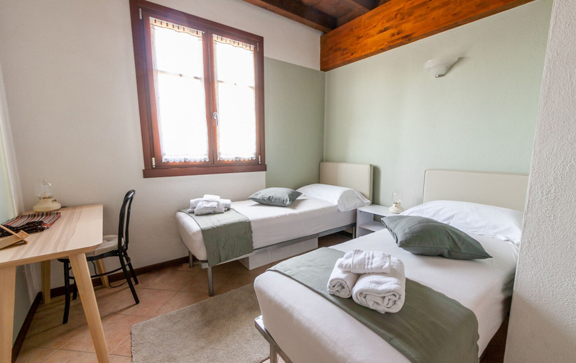 Bedroom 2, Lugana Resort & Sporting Club - Sermana Village, Verona