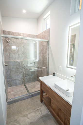 Bathroom 4, The Drift, Archuleta