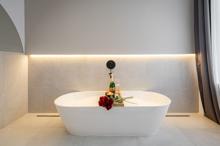 Bathroom 5, You Boutique Suites by BQA, Budapesti