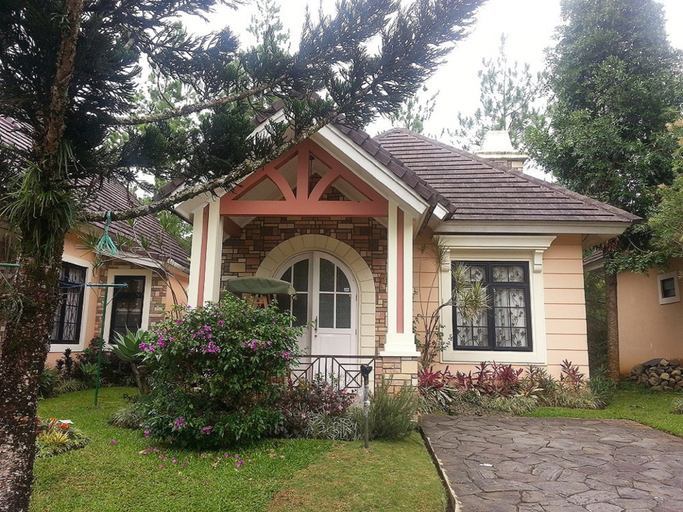 Exterior & Views 4, Villa Kota Bunga Allamanda, Bogor