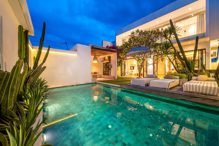 Sport & Beauty, Luxury Beachside Villa Modern in Canggu, Badung
