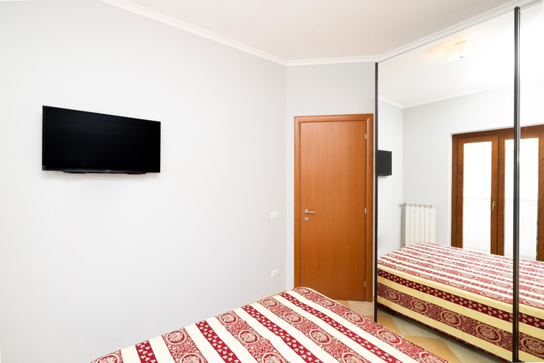 Room 3, 3362 Raggio di Sole by Barbarhouse, Foggia