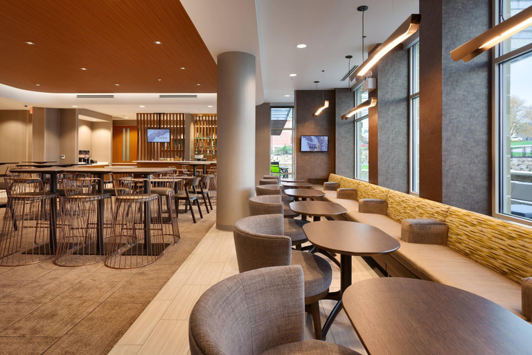 Food & Drinks, SpringHill Suites by Marriott Coralville, Johnson