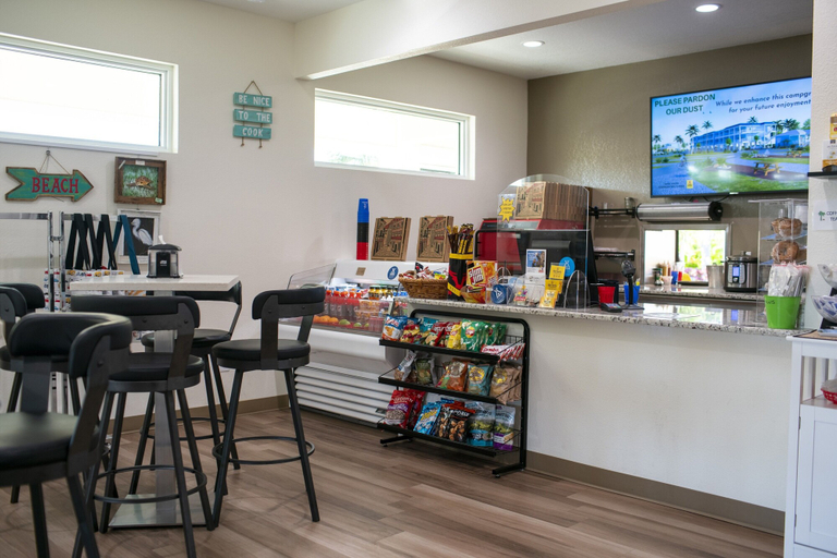 Food & Drinks 5, Sugarloaf Key Hotel at KOA Resort, Monroe
