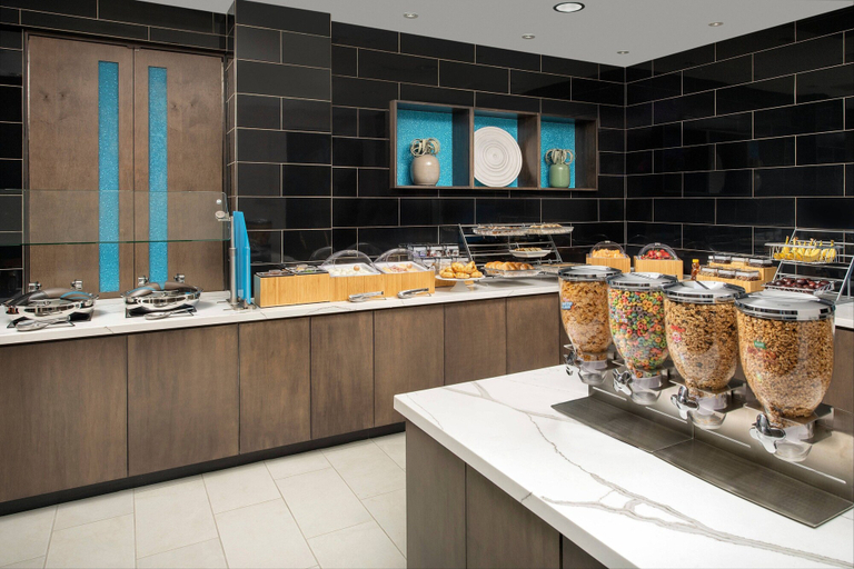 Food & Drinks 4, SpringHill Suites by Marriott Atlanta Perimeter Center, Fulton