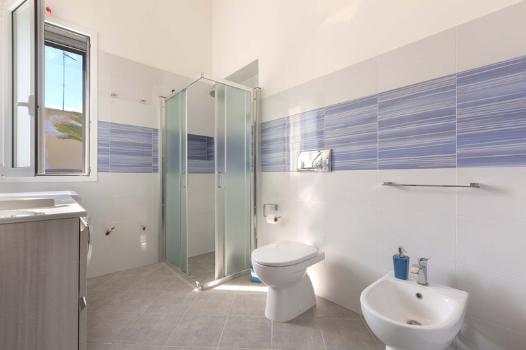 Bathroom 3, 3332 Villetta Adriatico Blu by Barbarhouse, Lecce