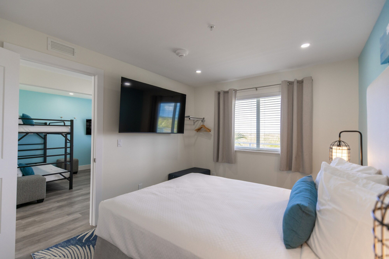 Bedroom 3, Sugarloaf Key Hotel at KOA Resort, Monroe