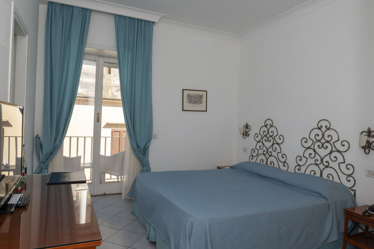 Bedroom 3, Hotel Palatium Mari, Napoli